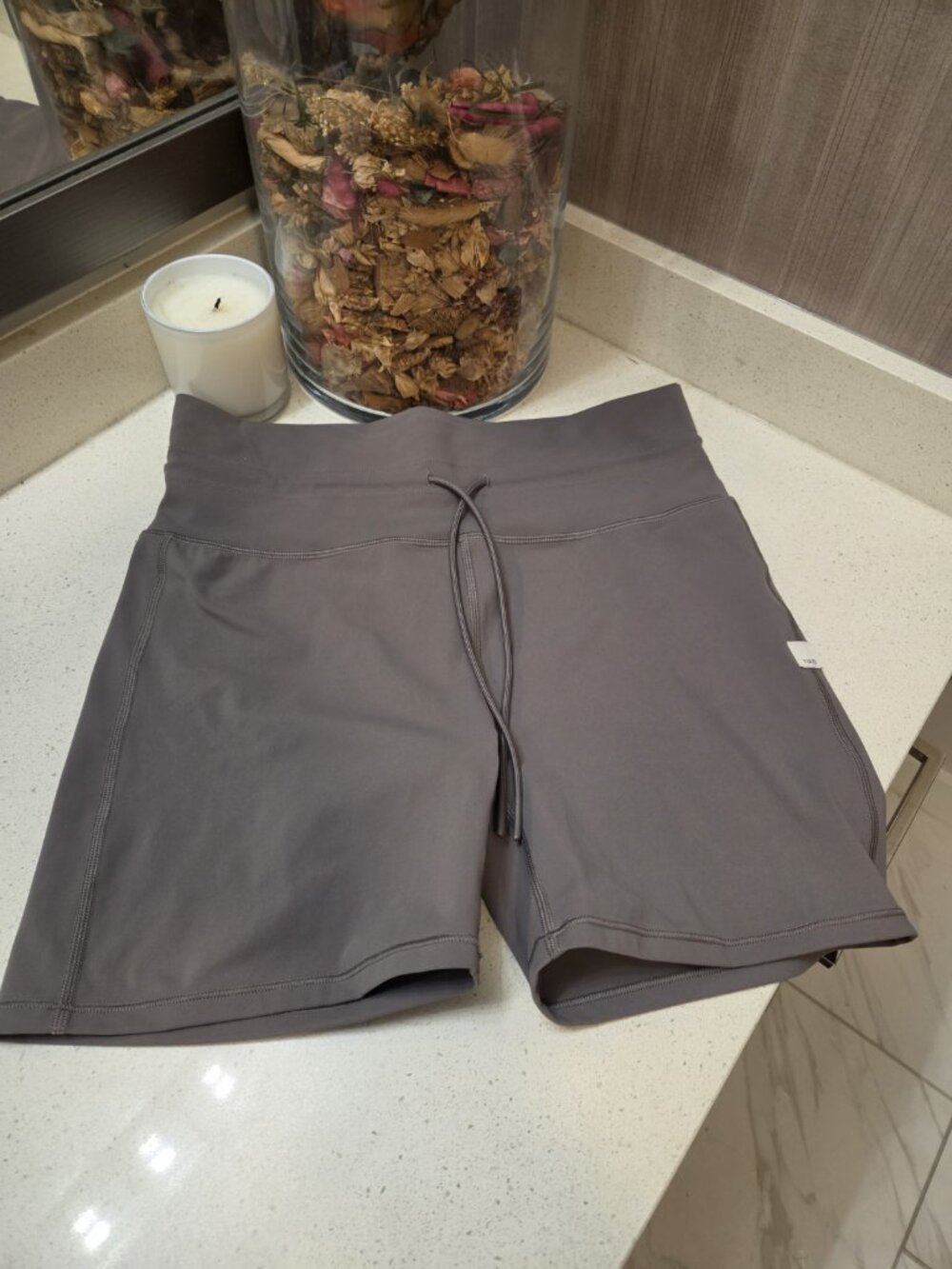 Vuori Daily Short Women's Large (L) bike short Taupe Grey - Picture 3 of 6